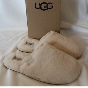 UGG Cream Fuzzy Slippers